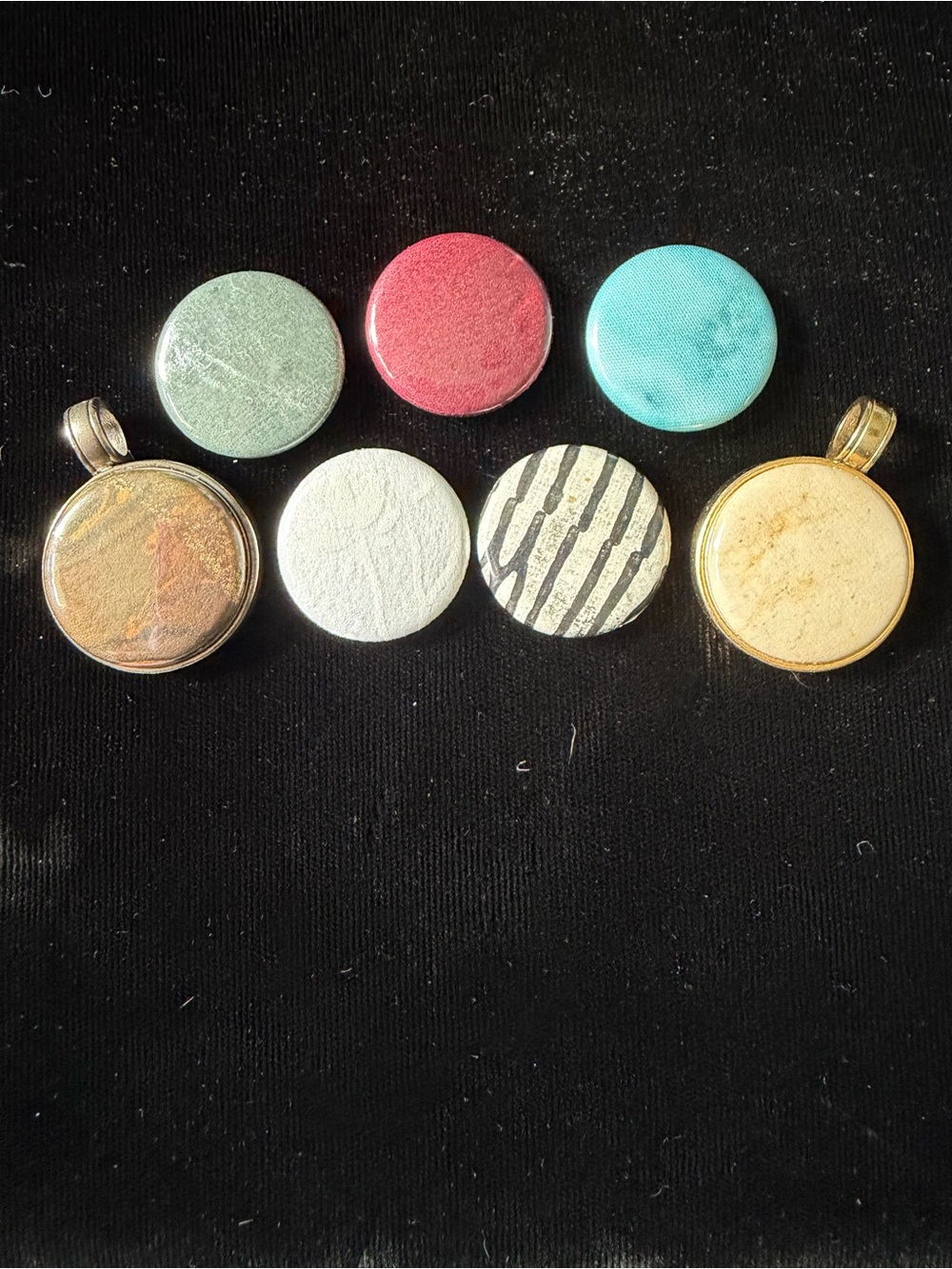 Magnabilities Magnetic Jewelry Lot 2 Pendant Bases + 7 Interchangeable Inserts